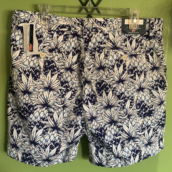 🔵 Vineyard vines shorts - Picture 2 of 13